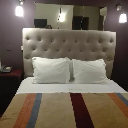 Kamanga Hotel 2*